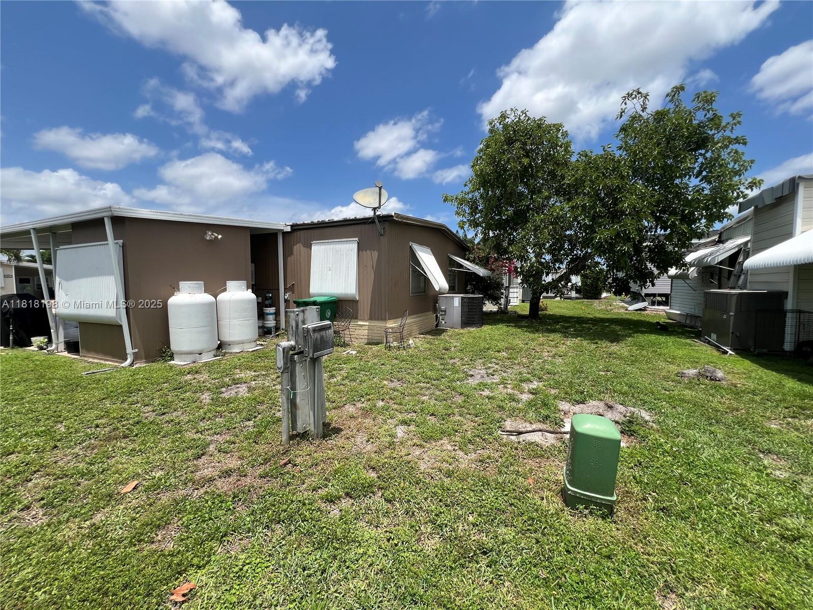 Residential, Davie, Florida image 6