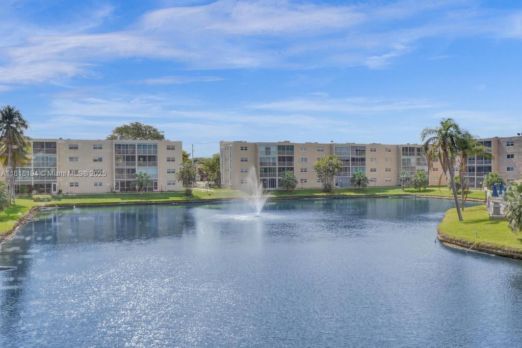 424 SE 10th St #402, Dania Beach, Florida image 20