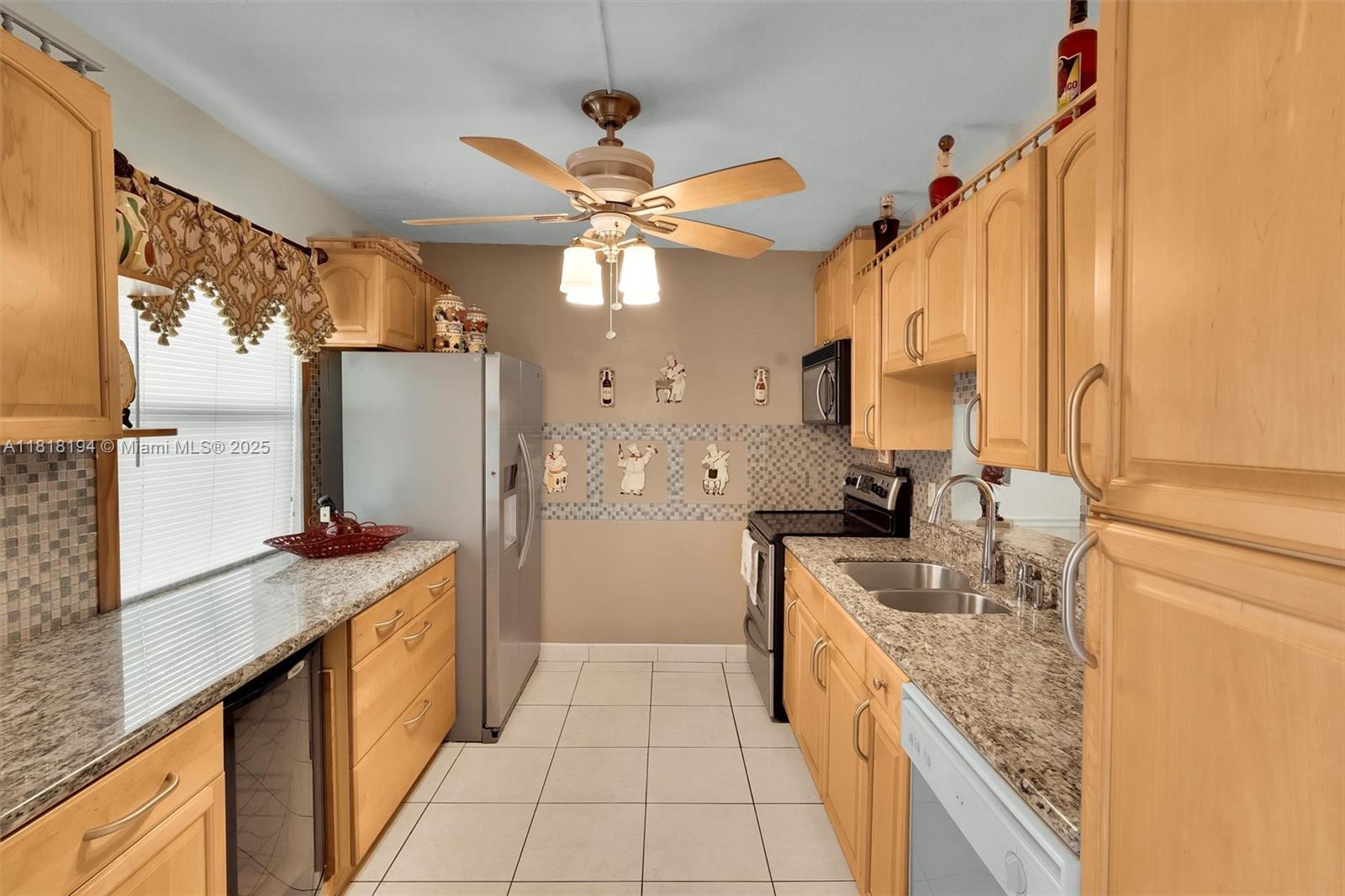 424 SE 10th St #402, Dania Beach, Florida image 3