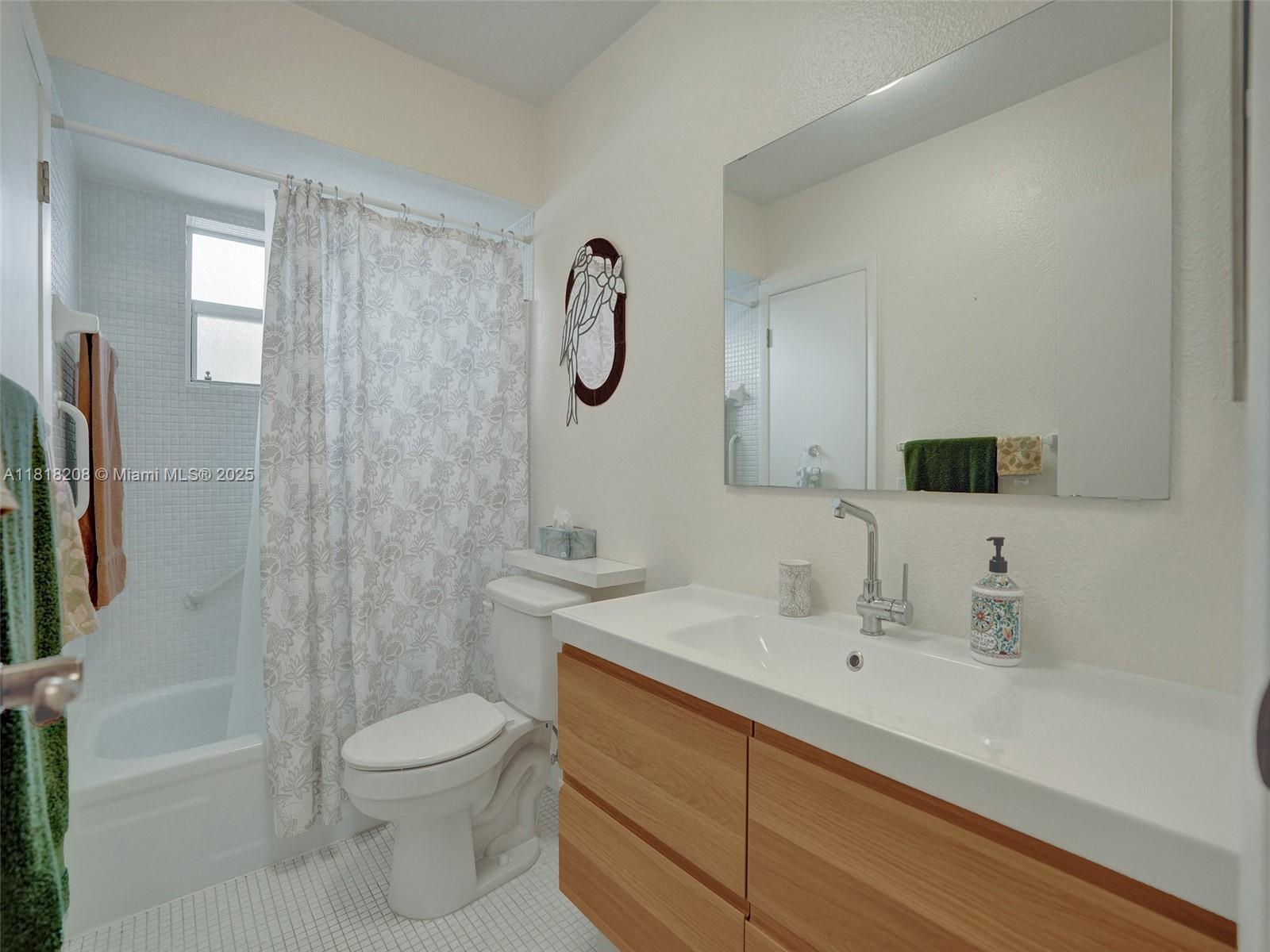 3506 NW 49th Ave #508, Lauderdale Lakes, Florida image 2