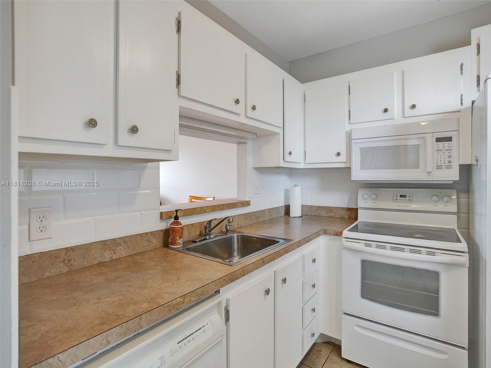 3506 NW 49th Ave #508, Lauderdale Lakes, Florida image 8