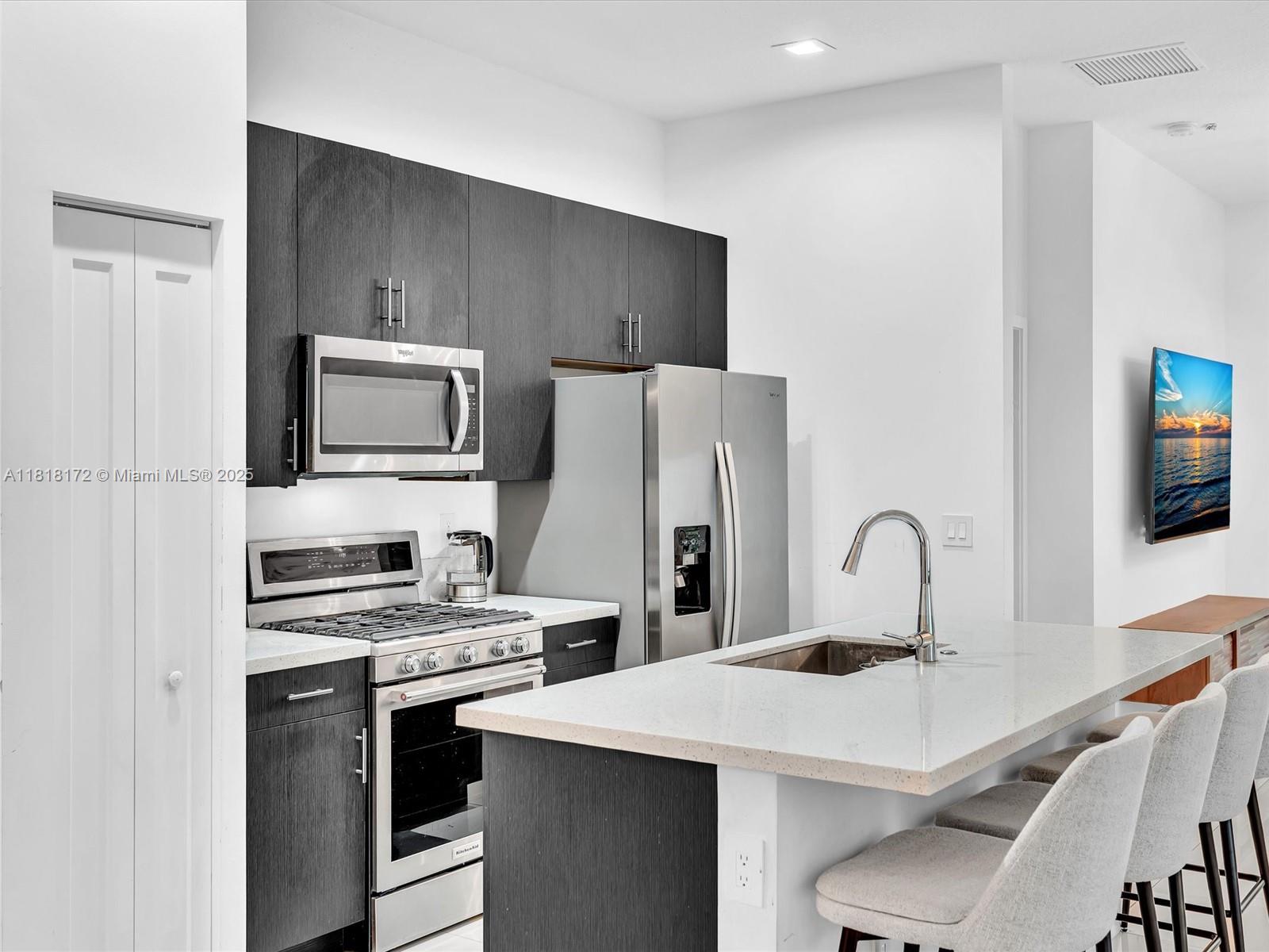 4936 Whispering Way, Dania Beach, Florida image 11