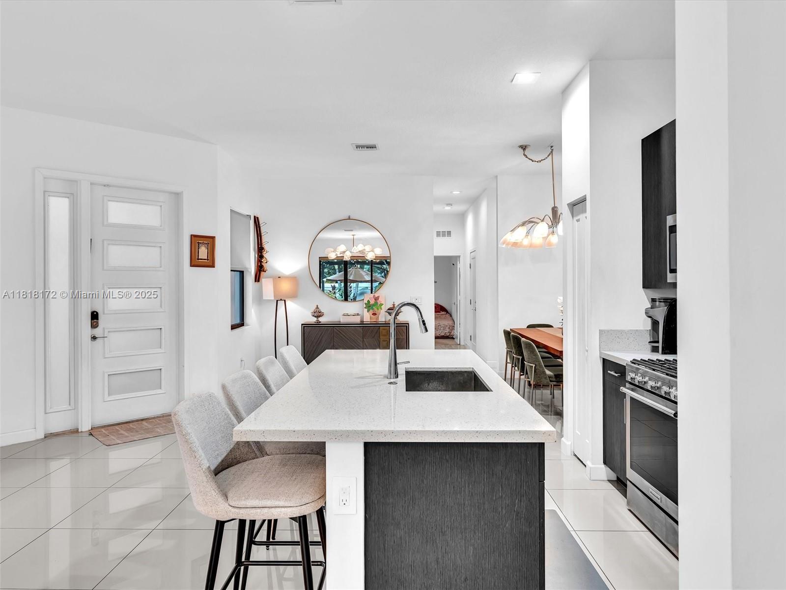 4936 Whispering Way, Dania Beach, Florida image 18