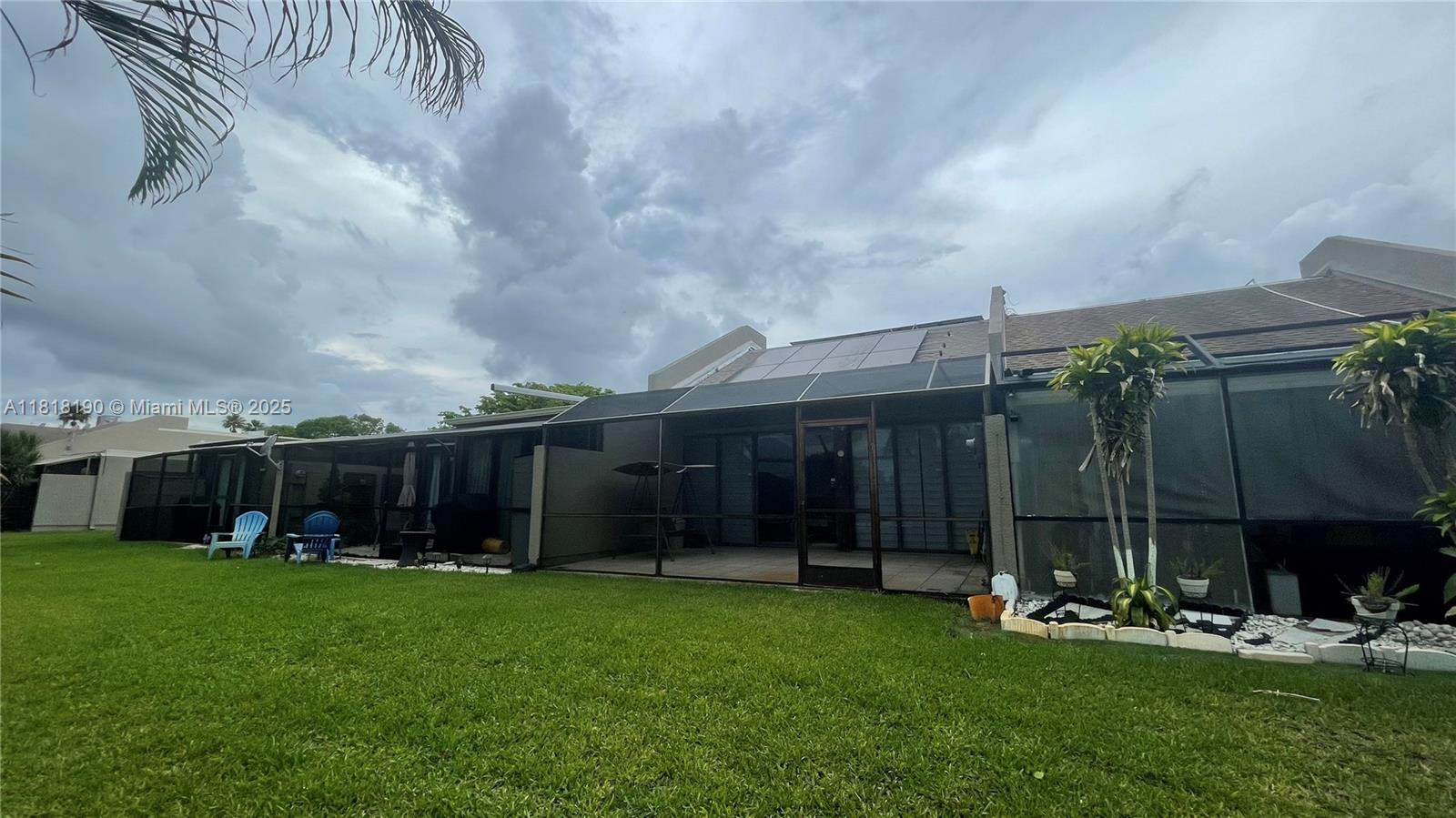 11040 S Lakeview Dr, Pembroke Pines, Florida image 44
