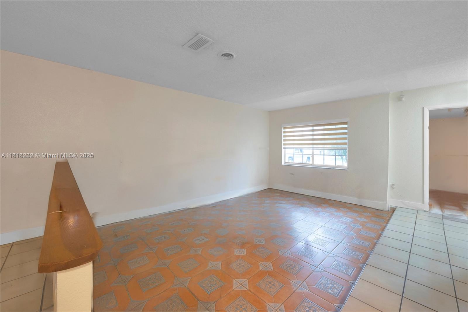 7517 N Augusta Dr, Hialeah, Florida image 6
