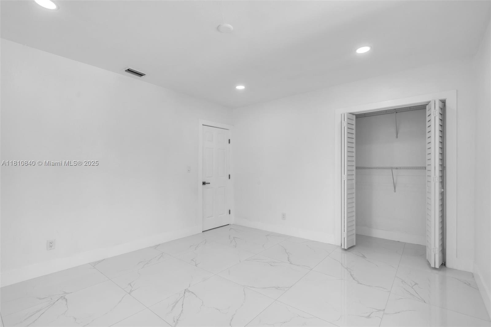 1010 NE 140th St, North Miami, Florida image 14