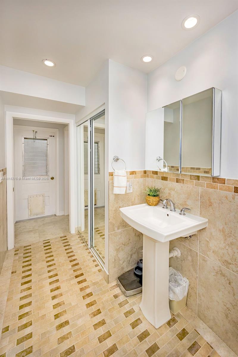 1801 N 55th Ave, Hollywood, Florida image 28