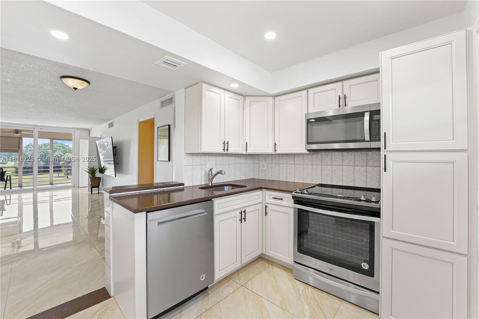 2671 S Course Drive #303, Pompano Beach, Florida image 2