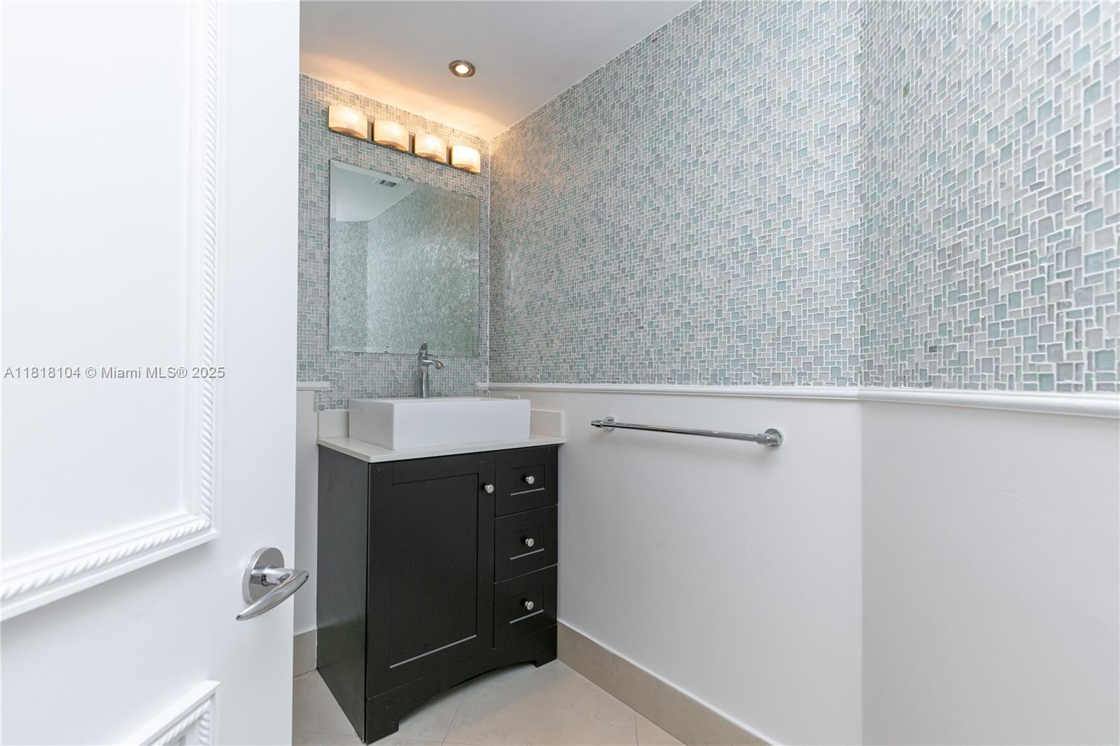 21150 Point Place #LPH 2902, Aventura, Florida image 13