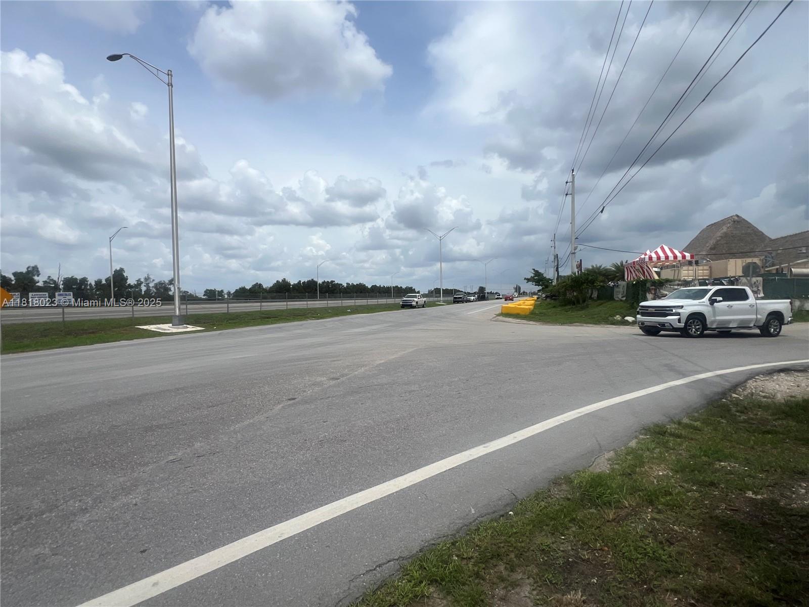 12900 NW 182 Street, Hialeah, Florida image 4