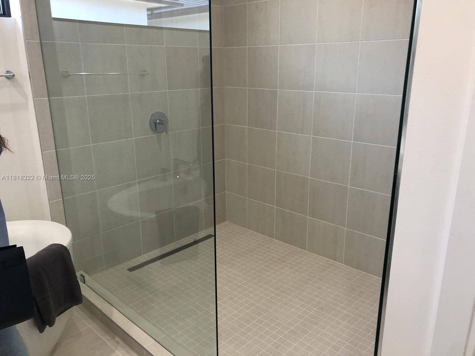 Residential, Doral, Florida image 14