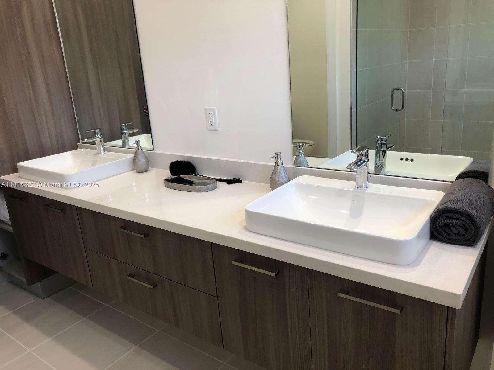 Residential, Doral, Florida image 2