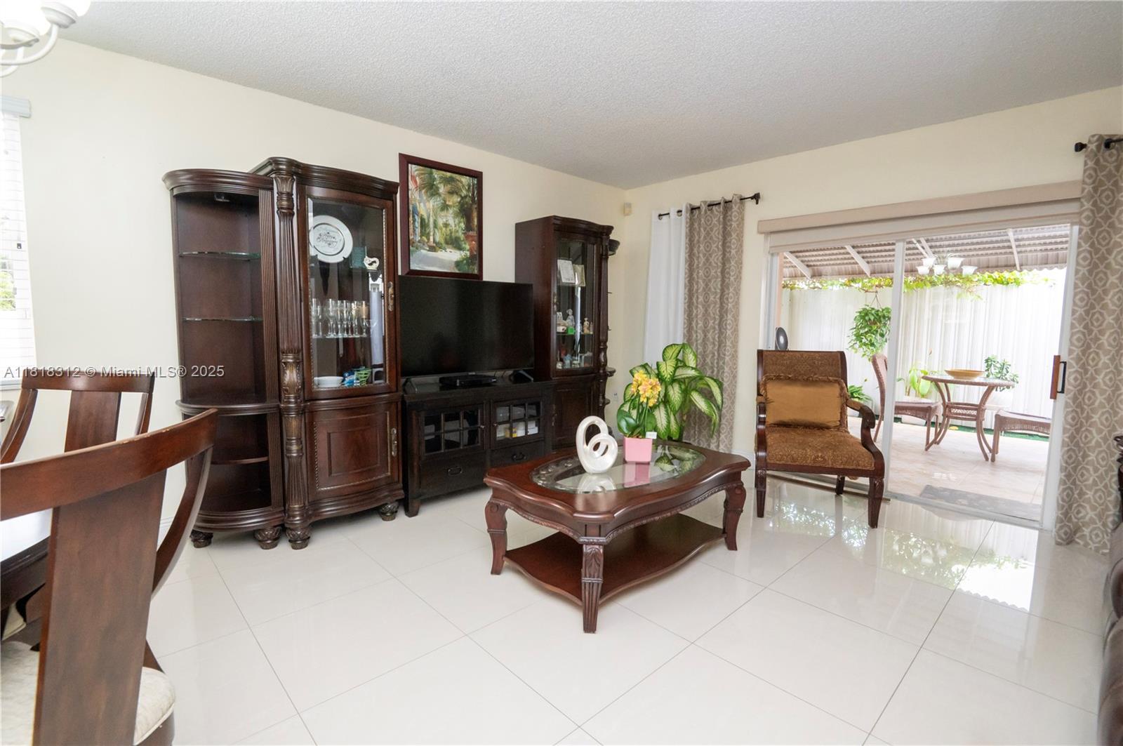 2375 W 74th St #106-6, Hialeah, Florida image 10