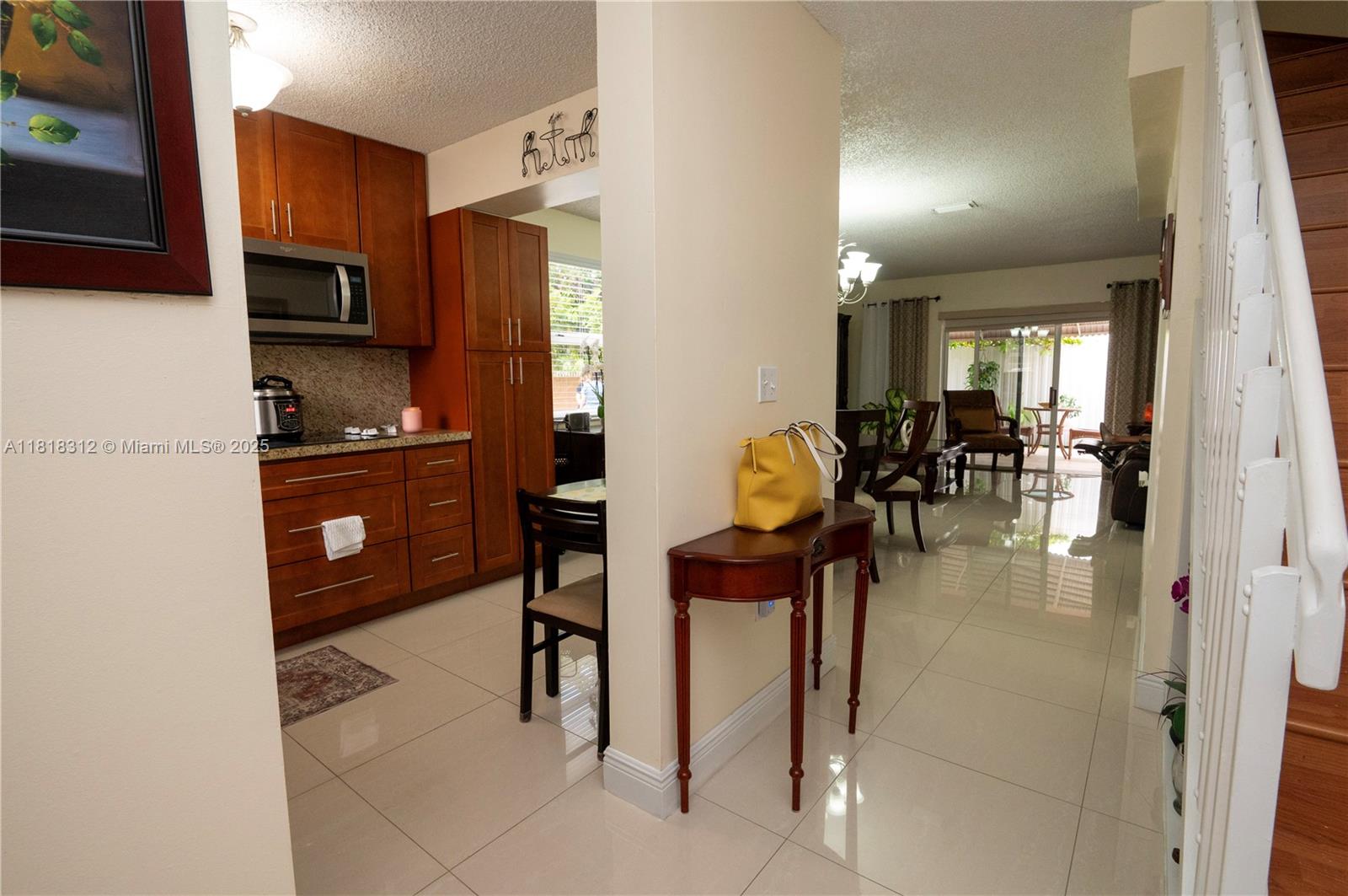 2375 W 74th St #106-6, Hialeah, Florida image 4