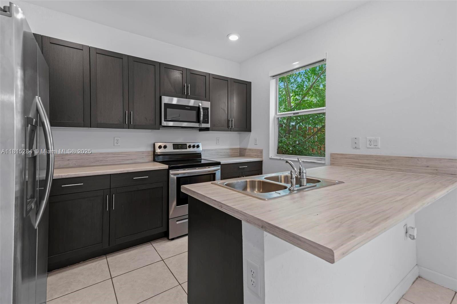 2652 SE 13th St, Homestead, Florida image 3