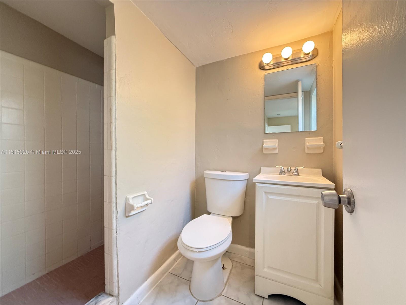 5654 NE 5th Ave, Oakland Park, Florida image 20
