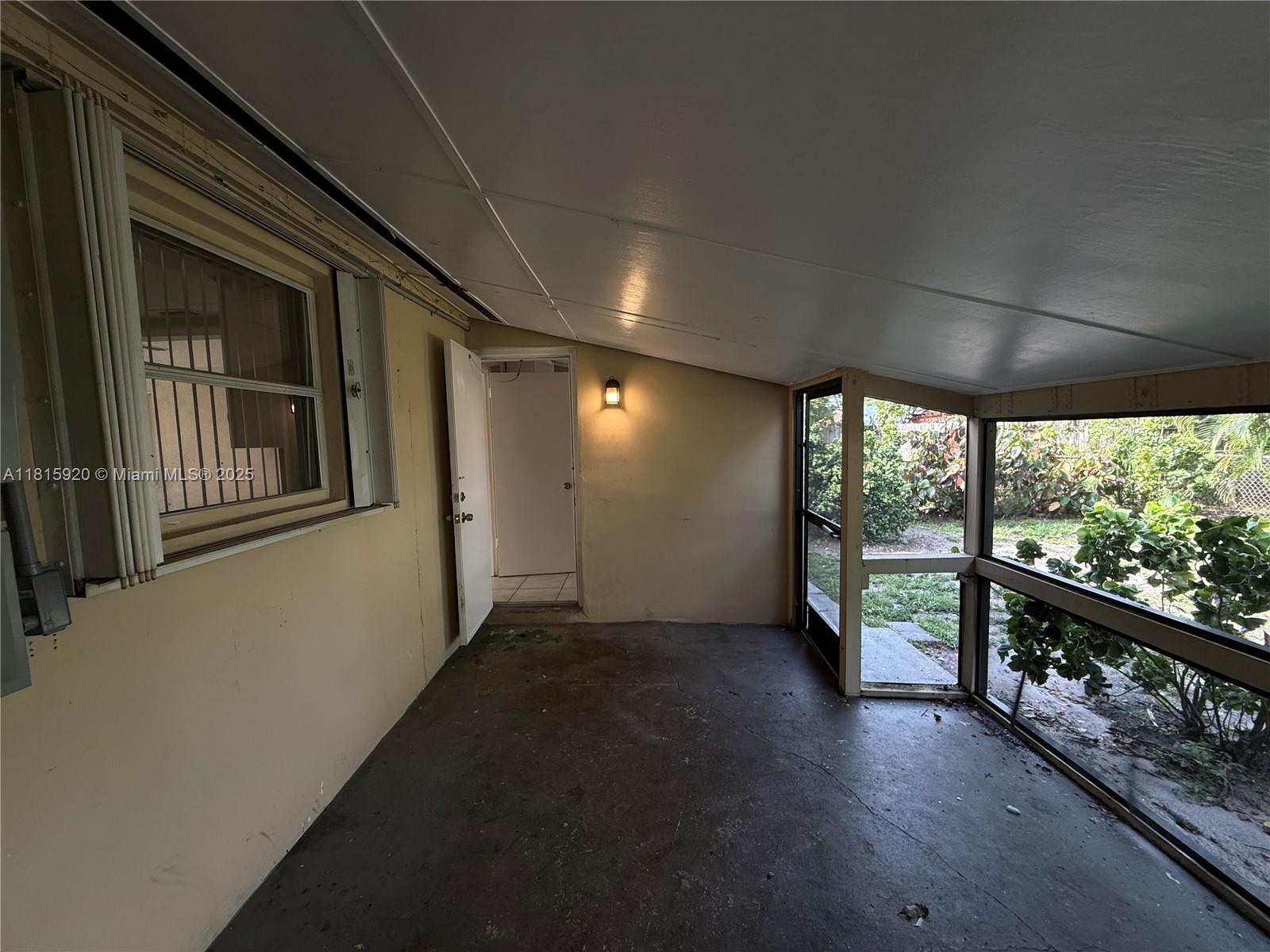 5654 NE 5th Ave, Oakland Park, Florida image 23
