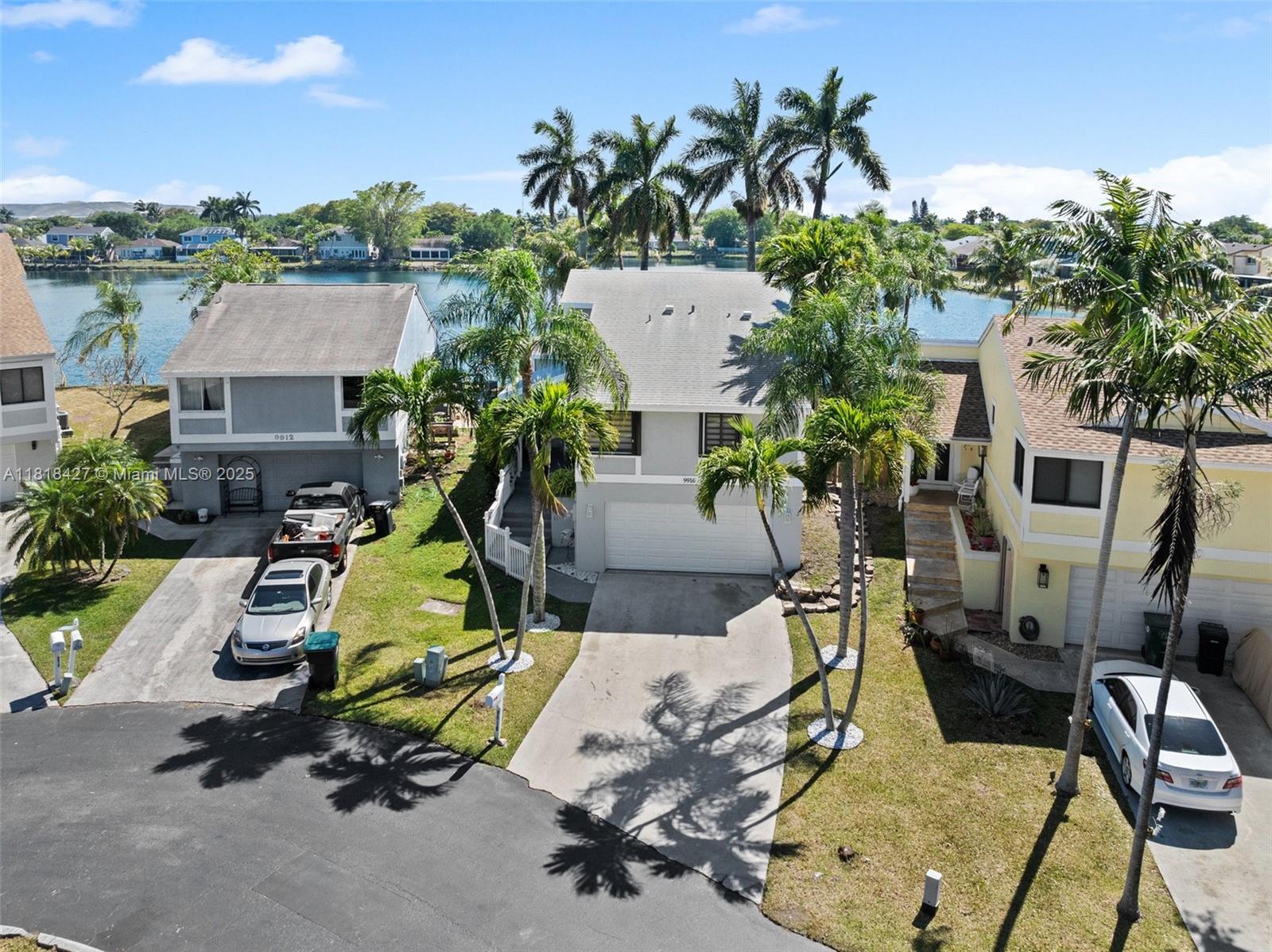 9916 SW 218th Ter, Cutler Bay, Florida image 2