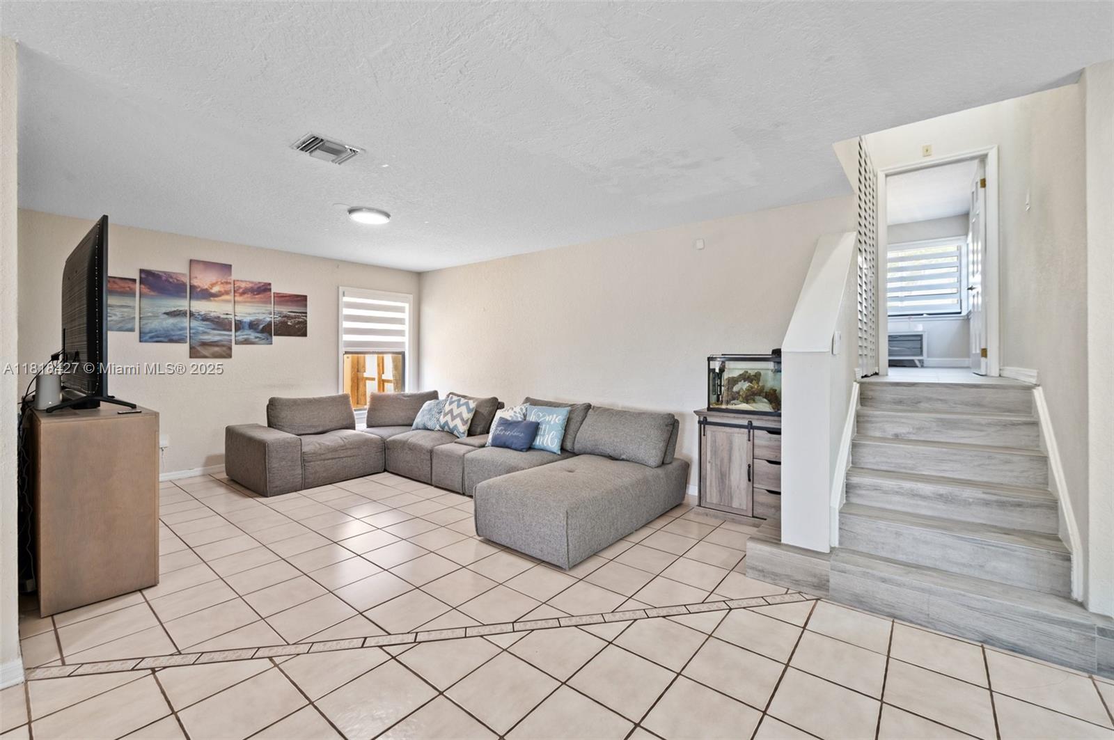9916 SW 218th Ter, Cutler Bay, Florida image 8