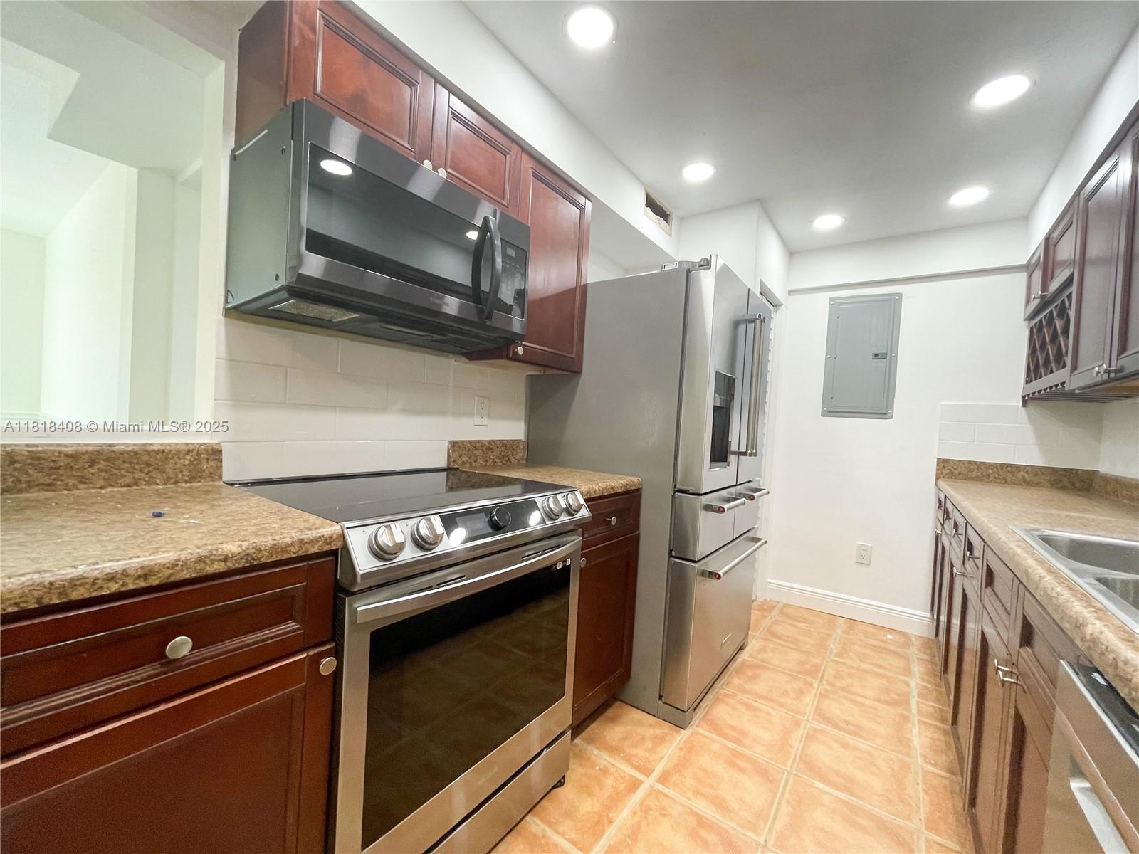 Property photo # 6