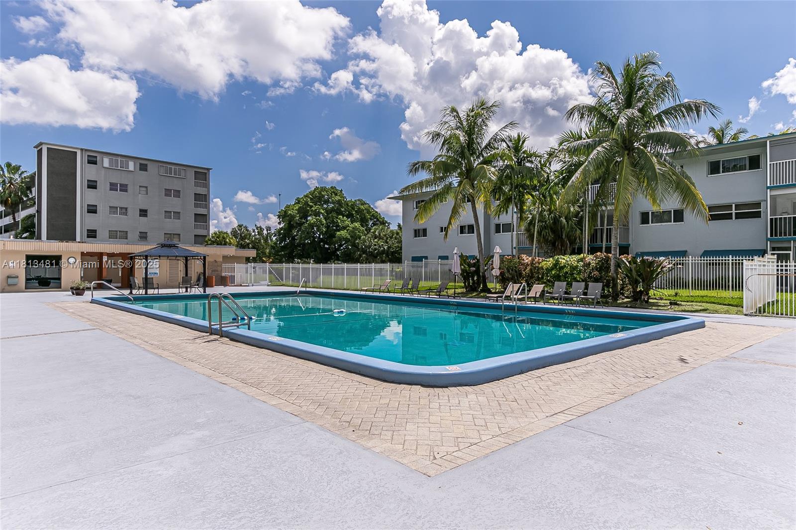 1000 Hillcrest Ct #212, Hollywood, Florida image 1