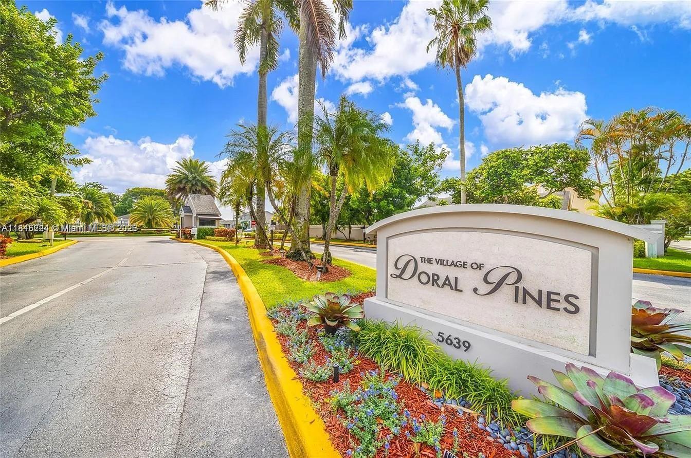 10087 NW 55th Ter, Doral, Florida image 1