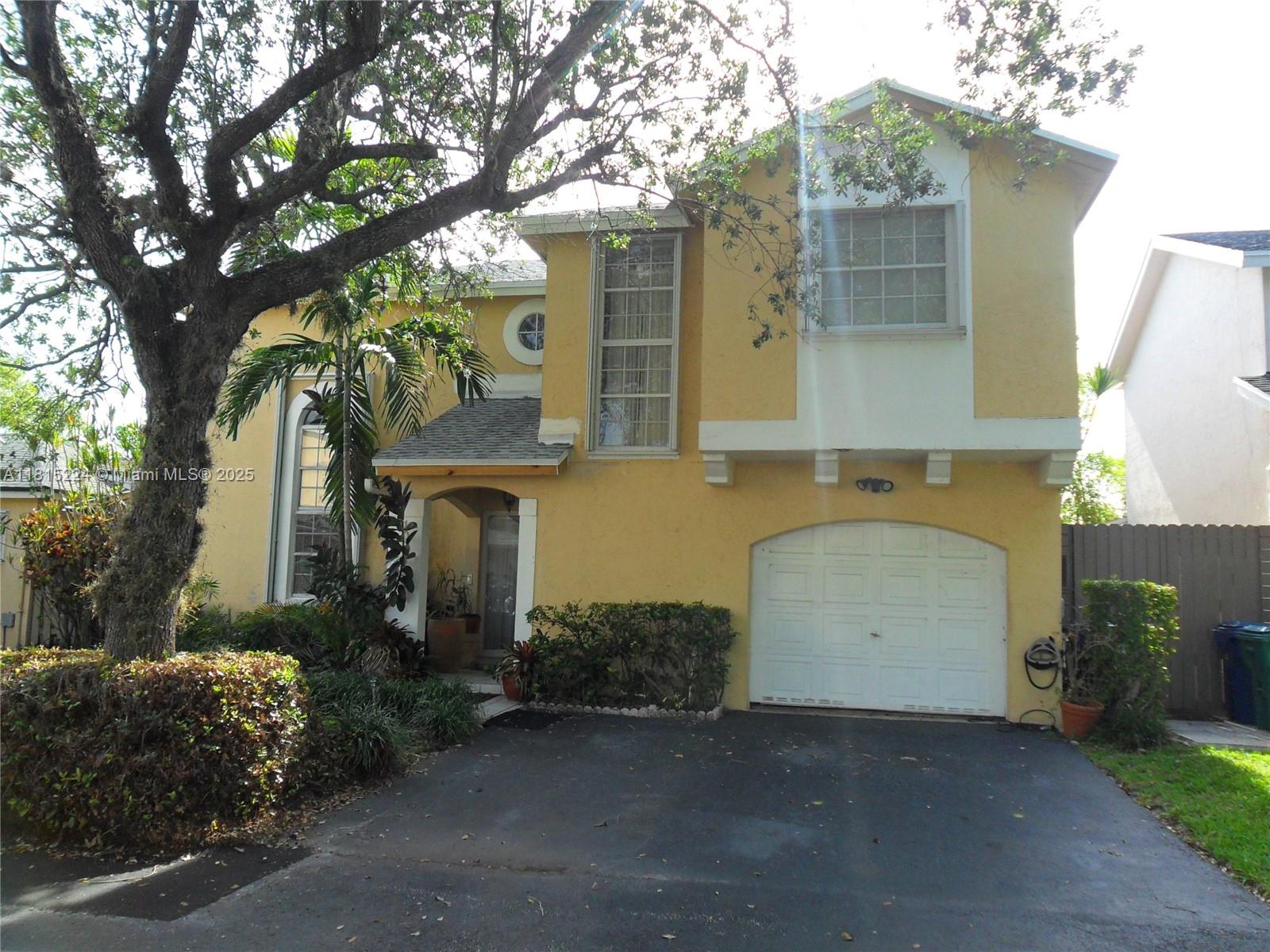 10087 NW 55th Ter, Doral, Florida image 2