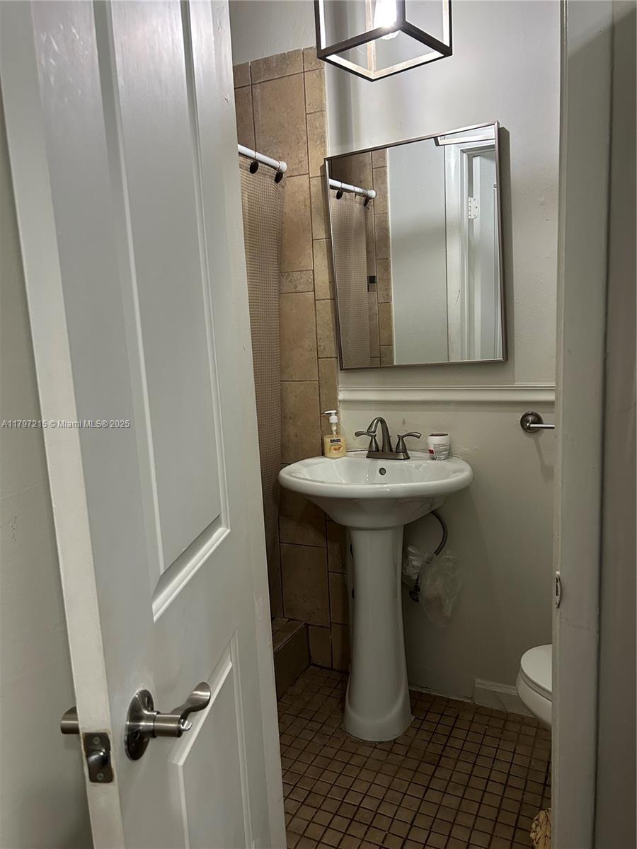 2320 SW 16th Ter, Miami, Florida image 49