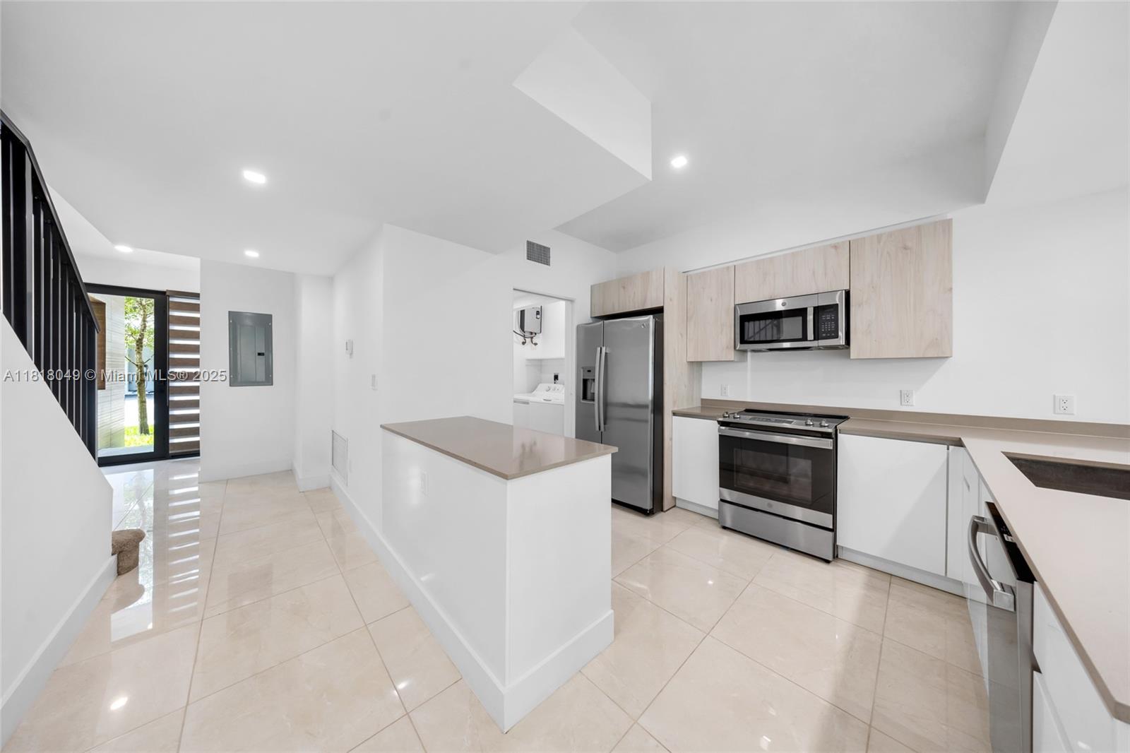 Property photo # 9