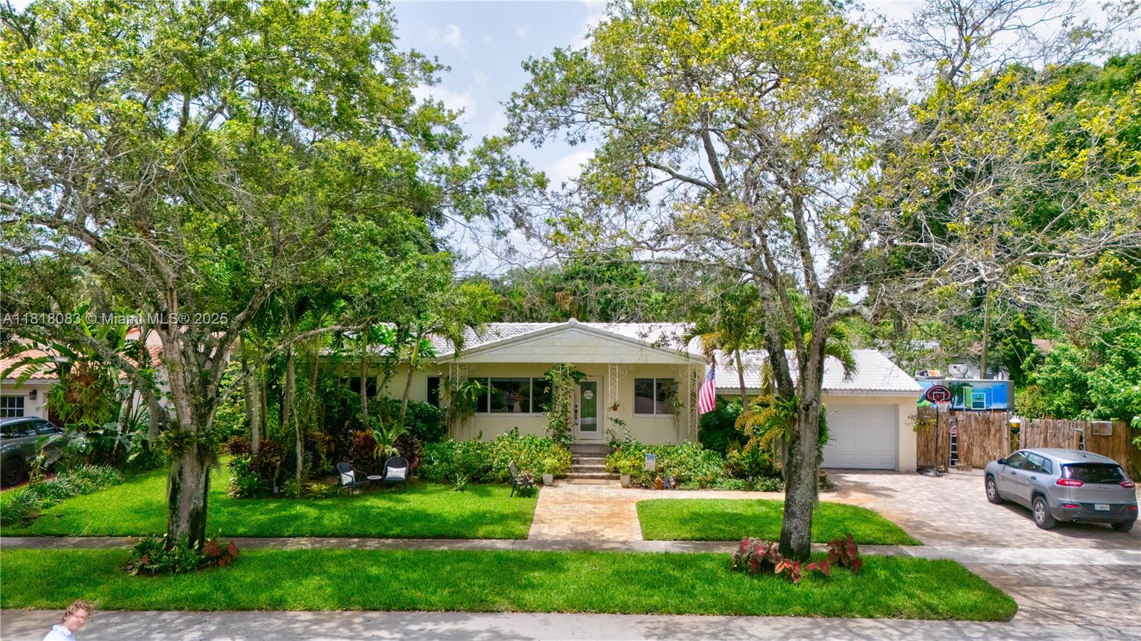 4240 SW 9th St, Plantation, Florida image 3