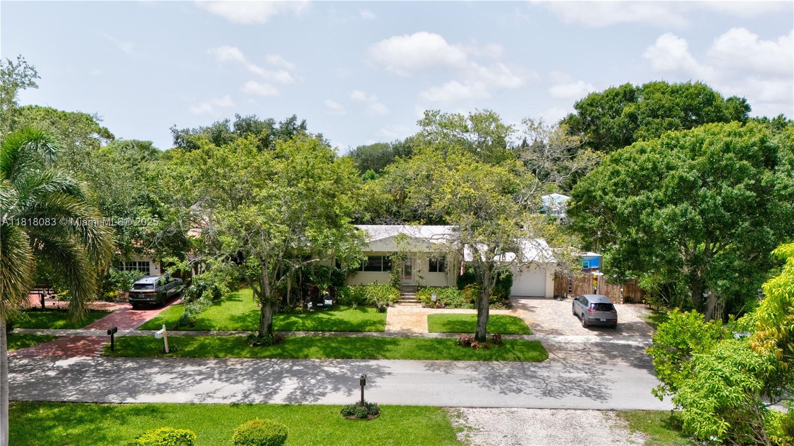 4240 SW 9th St, Plantation, Florida image 34