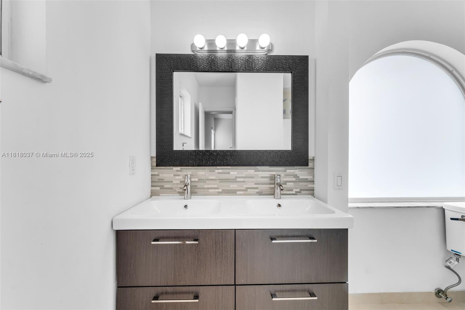 3075 SW 19th St, Miami, Florida image 17