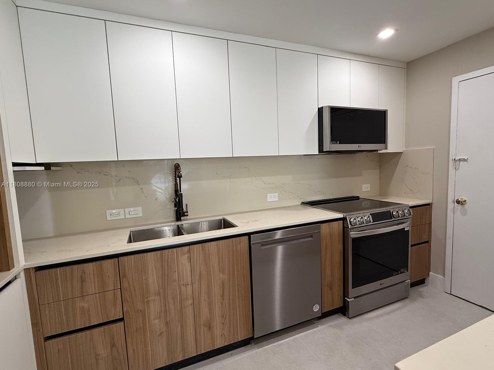 6801 Indian Creek Dr #207, Miami Beach, Florida image 11