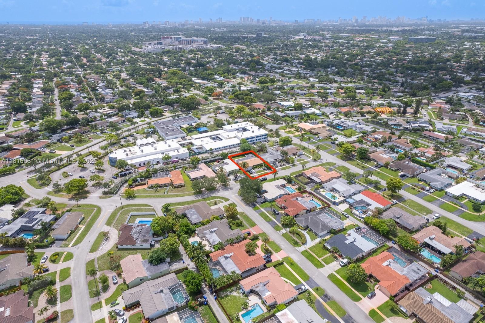 1305 N 47th Ave, Hollywood, Florida image 36