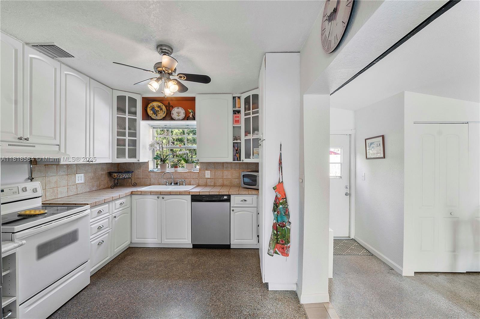 Property photo # 9