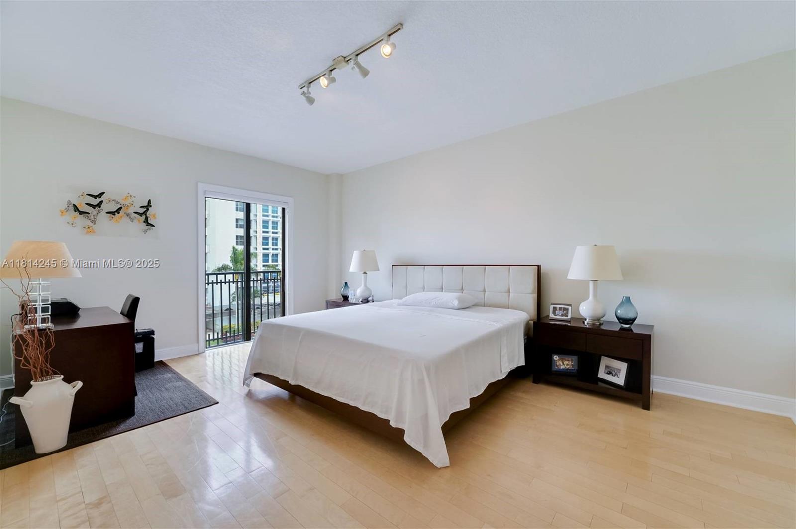 711 Biltmore Way #402, Coral Gables, Florida image 10