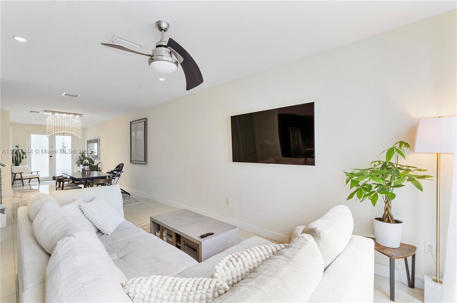 10540 NW 63rd Ter, Doral, Florida image 10
