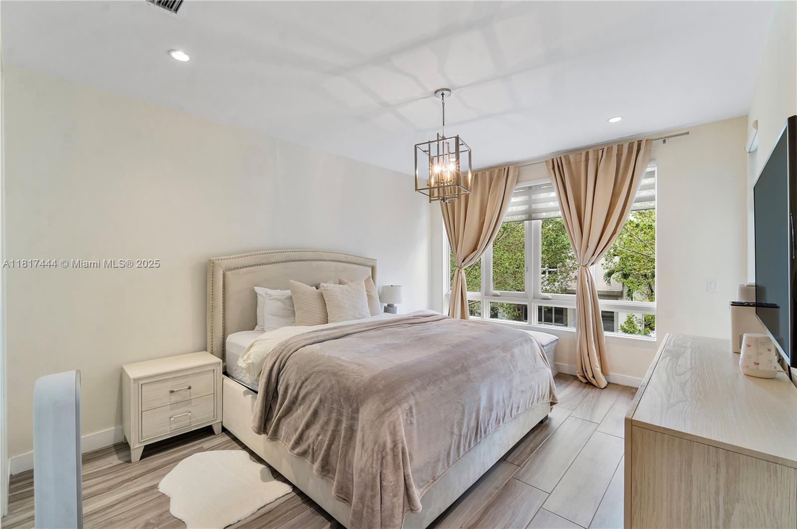 10540 NW 63rd Ter, Doral, Florida image 15
