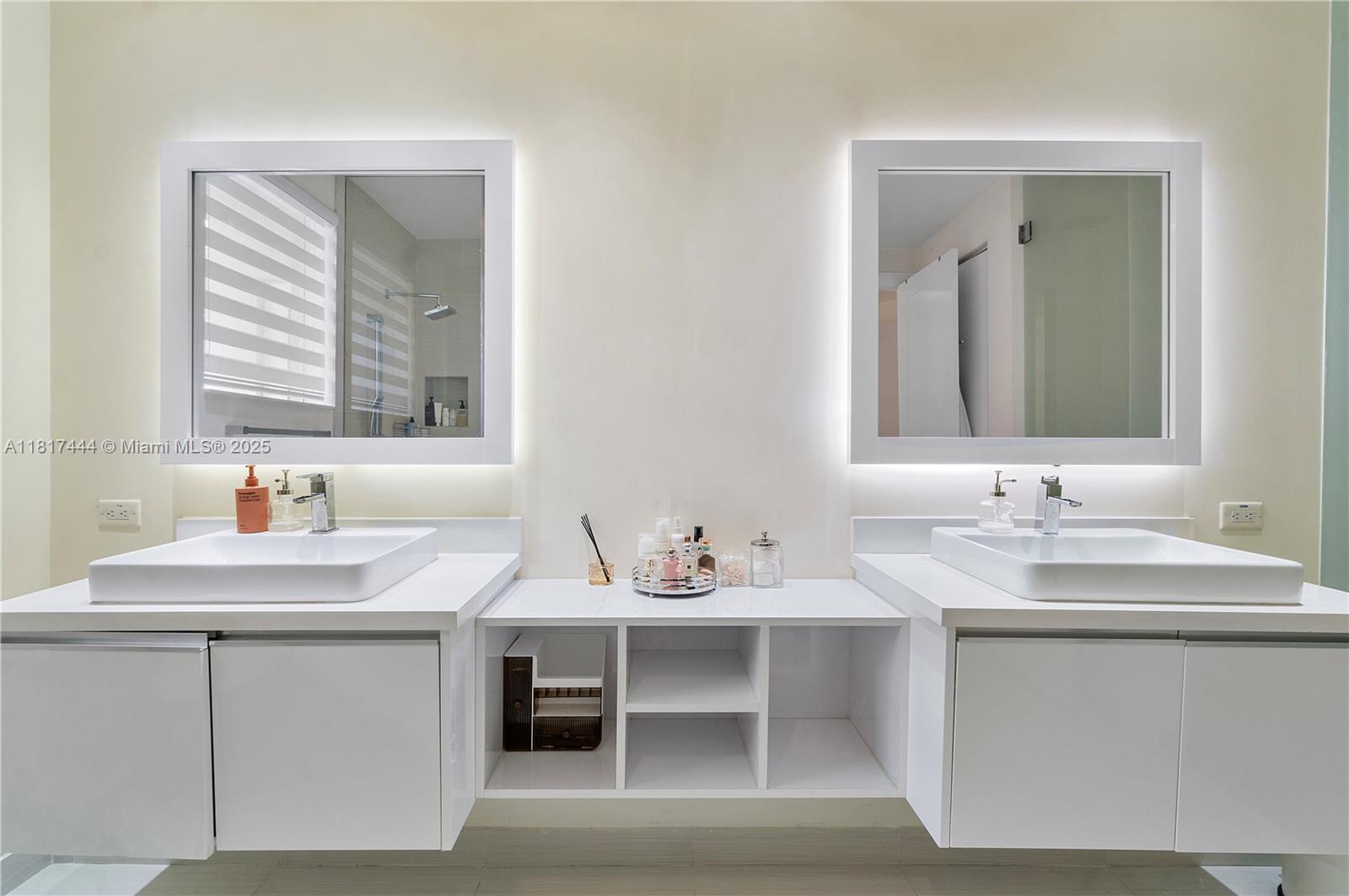 10540 NW 63rd Ter, Doral, Florida image 21
