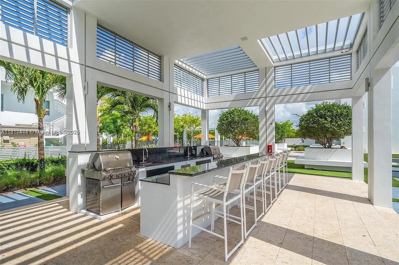 10540 NW 63rd Ter, Doral, Florida image 48