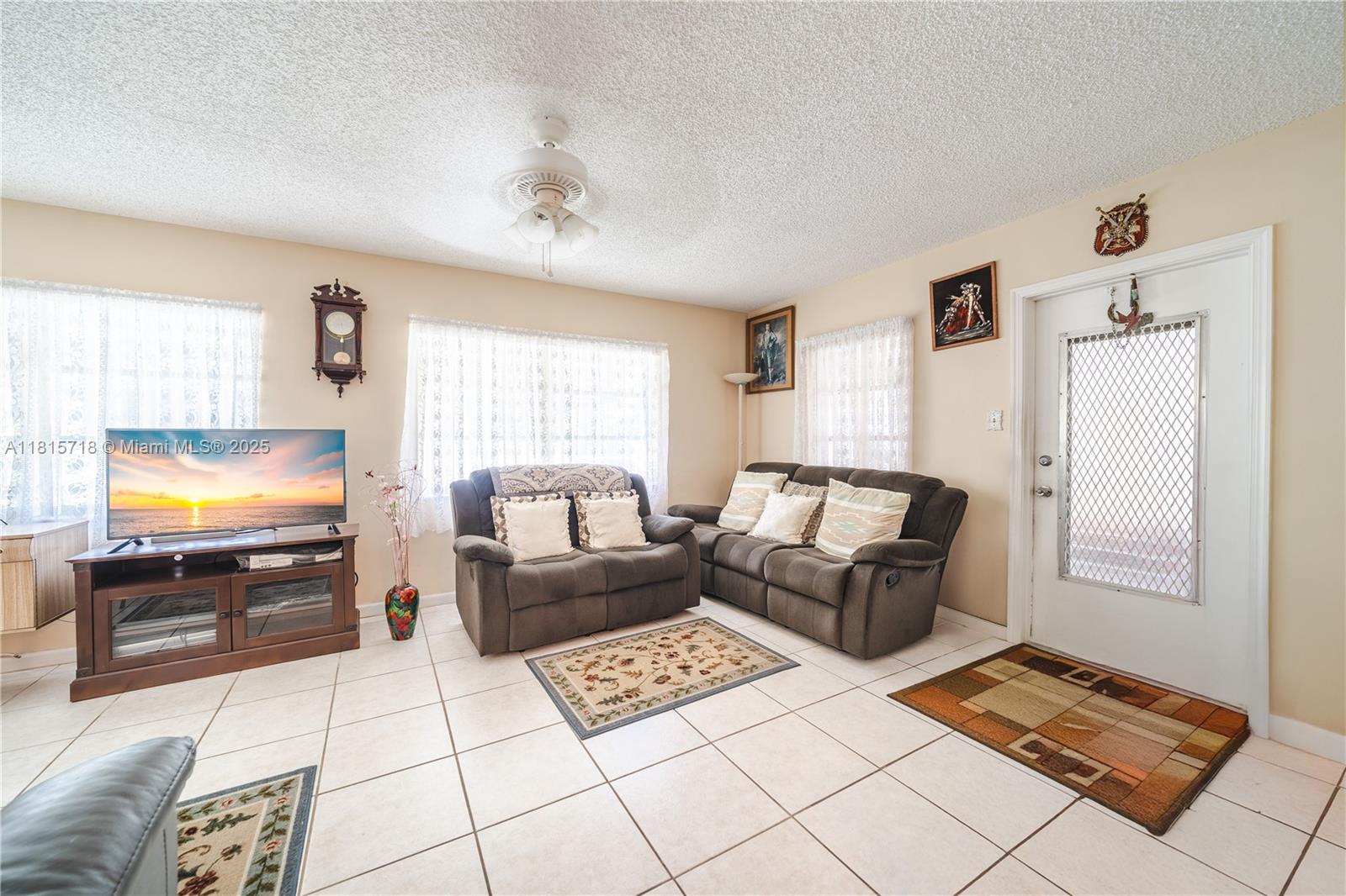 5803 NW 85th Ter, Tamarac, Florida image 12