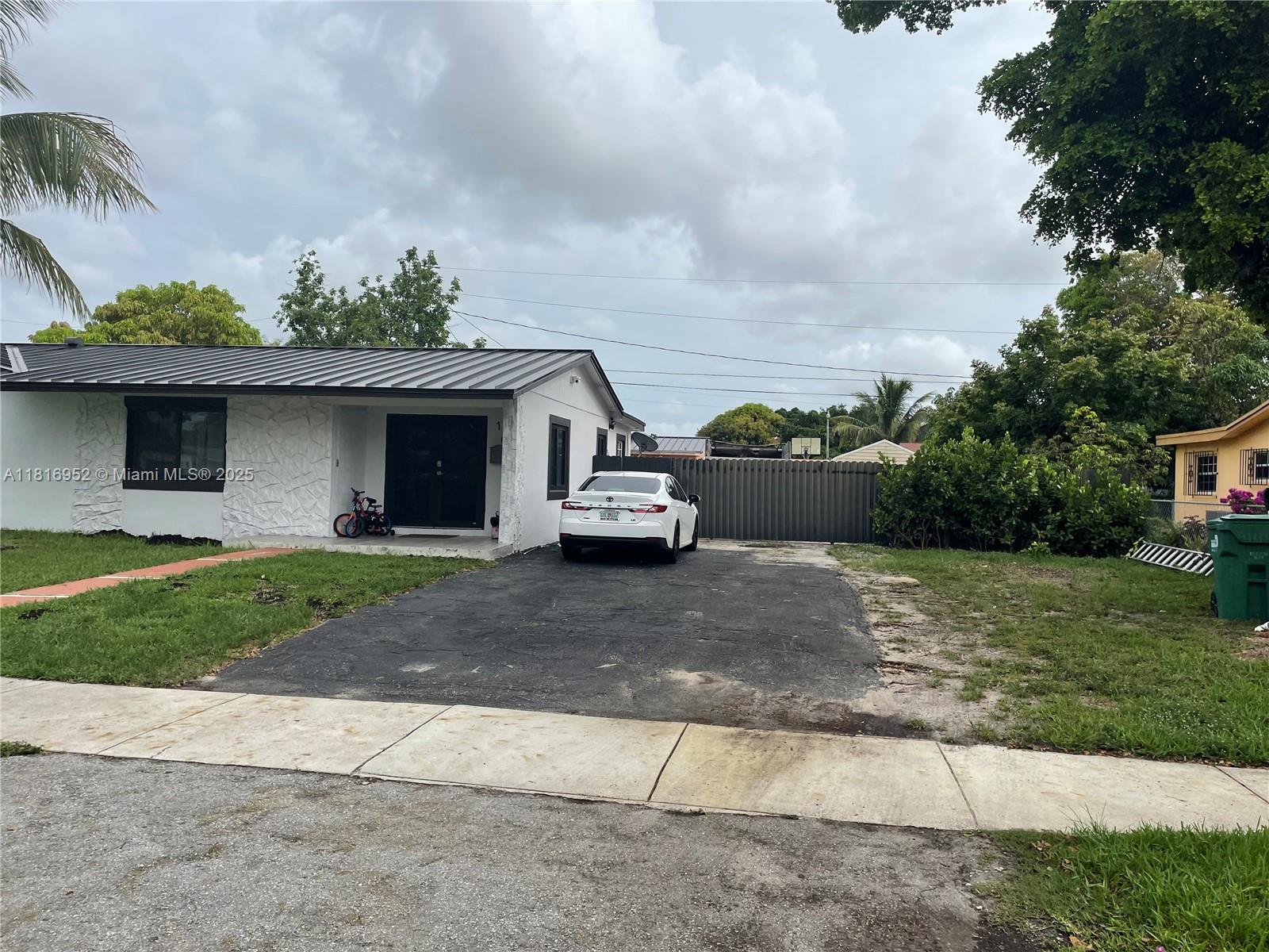 16 NW 207th St, Miami Gardens, Florida image 2