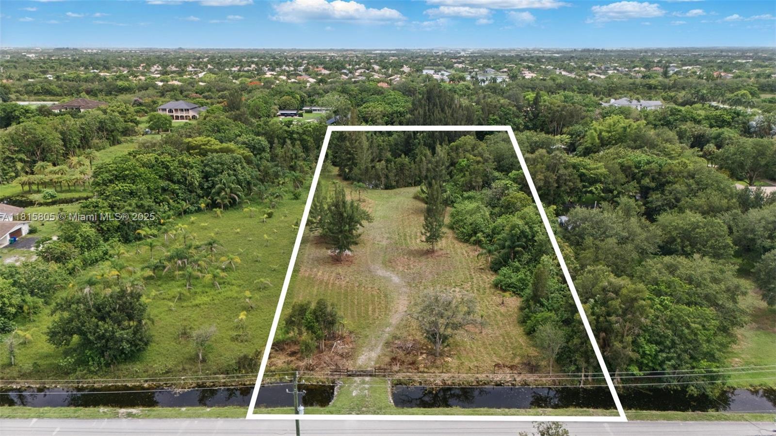 Homes for sale in Southwest Ranches, FL | 14020 Mustang Trl, Southwest Ranches, FL 33330 | MLS# A11815805