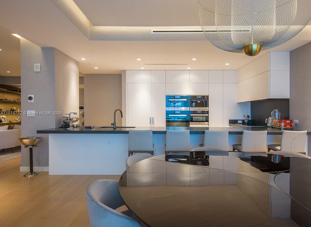 Residential, Miami Beach, Florida image 12