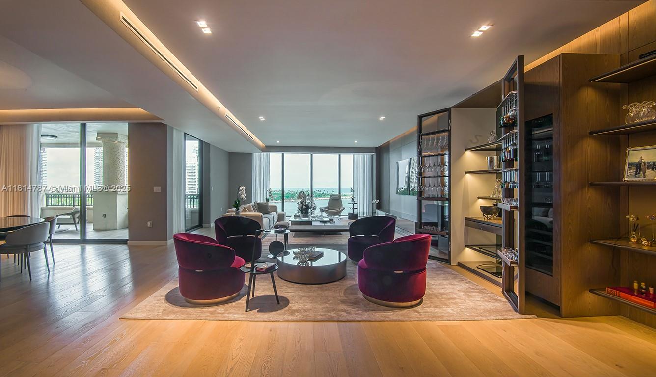 Residential, Miami Beach, Florida image 16