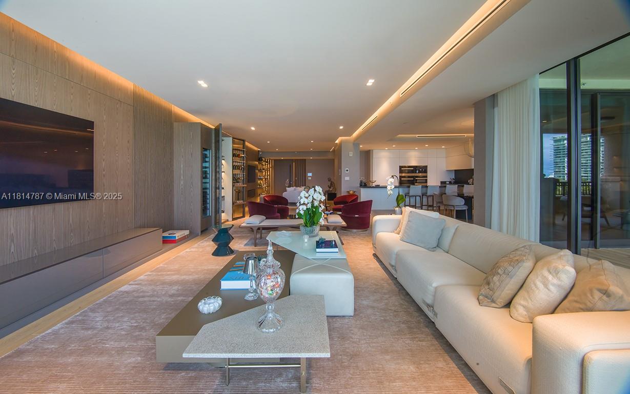 Residential, Miami Beach, Florida image 7