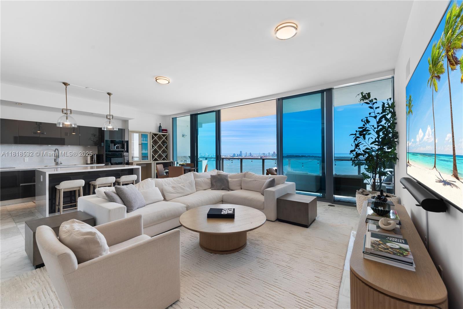 Apartamento para Alugar em Miami, FL