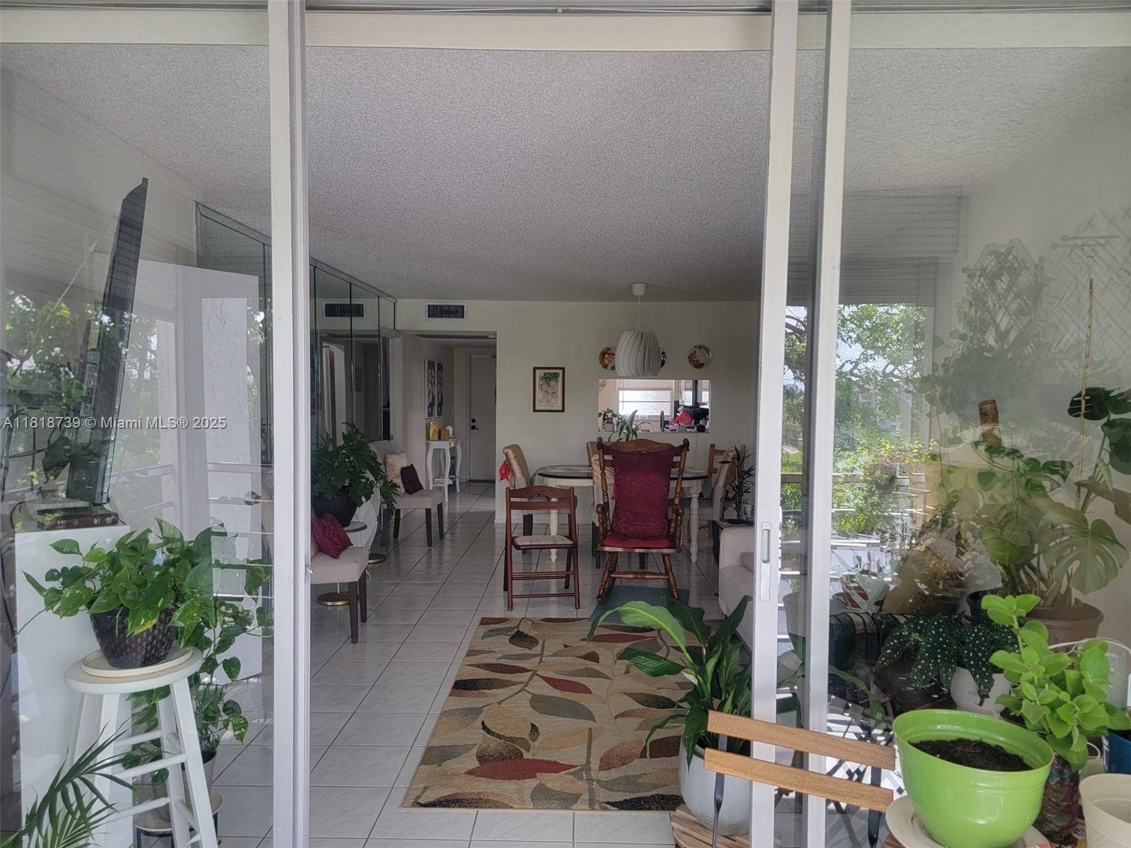 9235 Lagoon Pl #403, Davie, Florida image 13