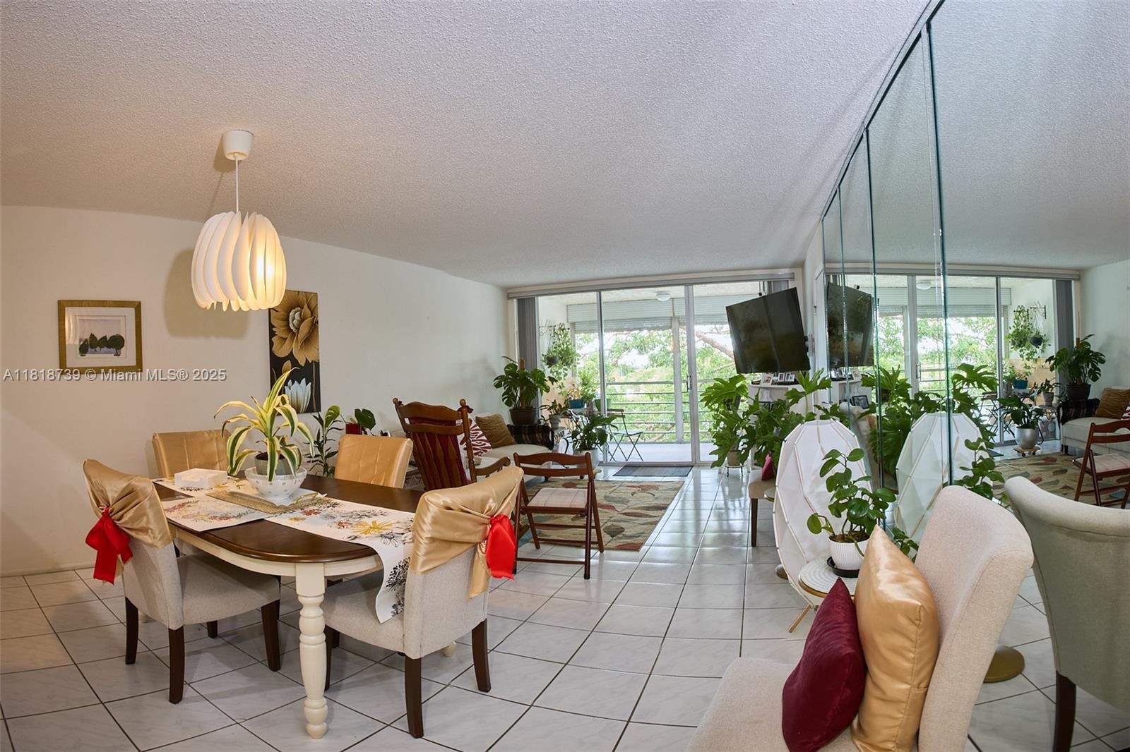 9235 Lagoon Pl #403, Davie, Florida image 3