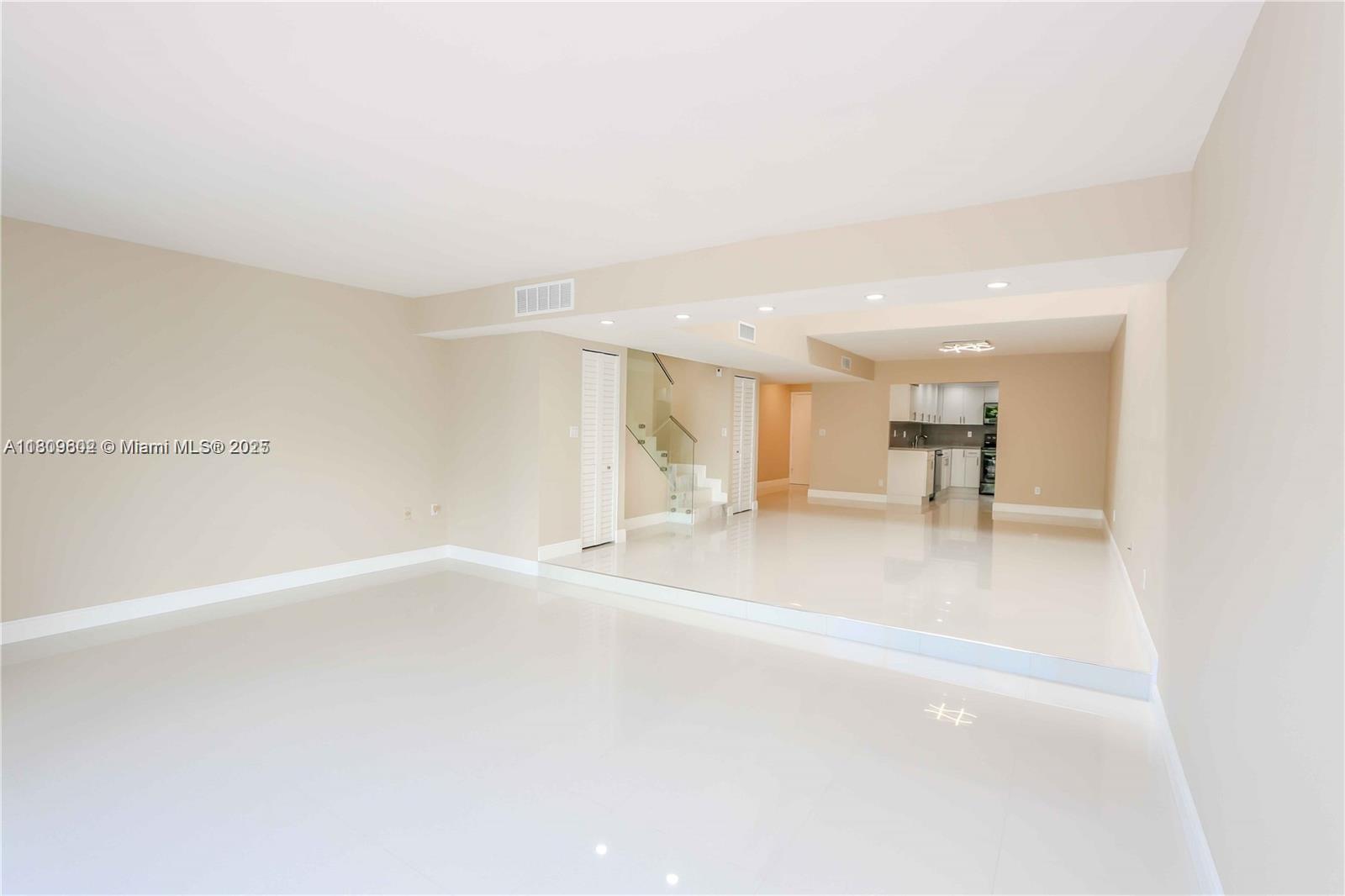 Residential, Sunny Isles Beach, Florida image 9